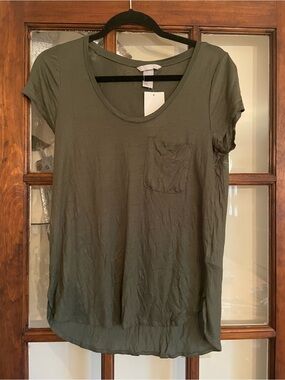 H&M Olive Green Scoop Neck Short Sleeve Tee with Chest Pocket